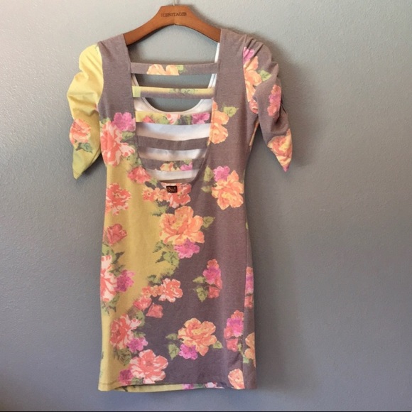 Billabong dress - Picture 3 of 4